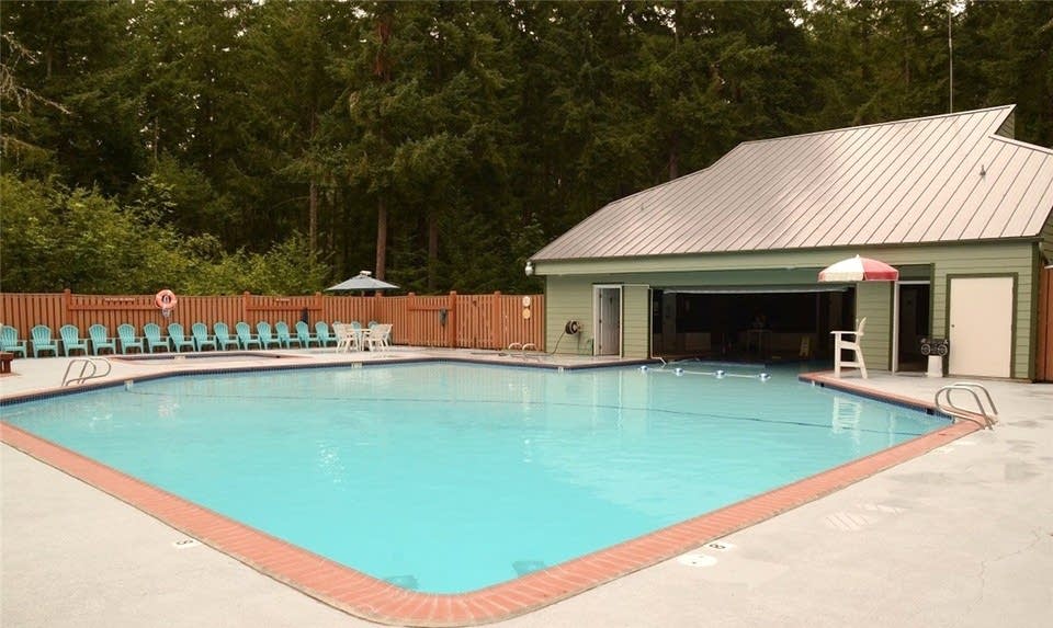 Clearwood-POOL